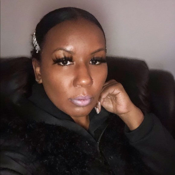 Meet your Posher, Neva - Picture 1 of 4